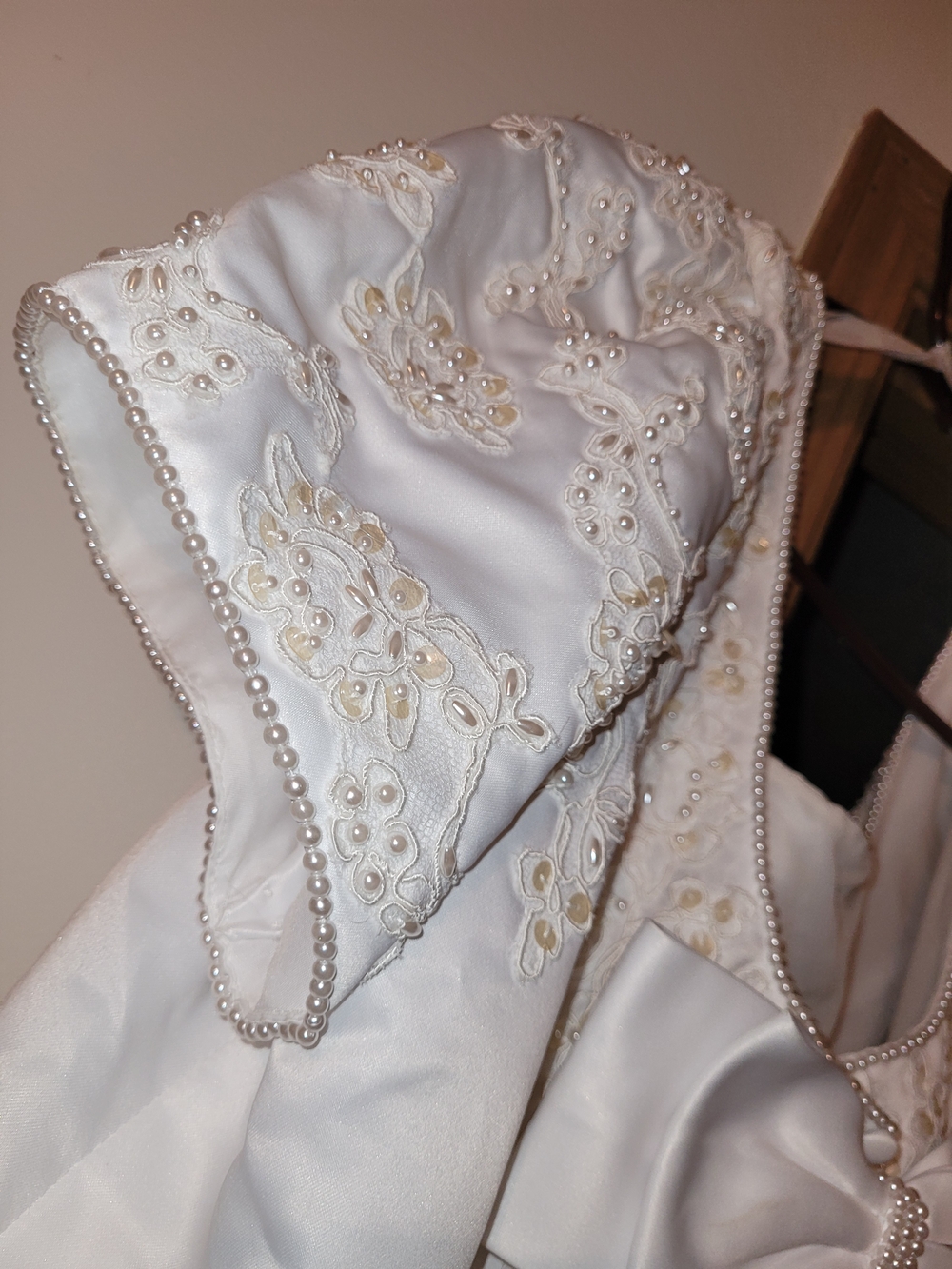 Alfred Angelo White Lace-Embroidered Short Sleeve Ball Gown - Picture 10 of 16
